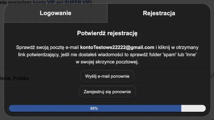Okno Potwierdź rejestrację w serwisie Datezone z prośbą o kliknięcie linku z wiadomości e-mail i przyciskami Wyślij e-mail ponownie oraz Zarejestruj się ponownie